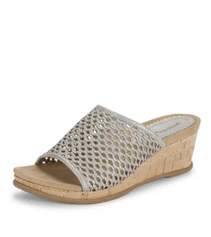 BareTraps Women's FLOSSEY Slide Sandal, Champagne, 8.5 Medium US