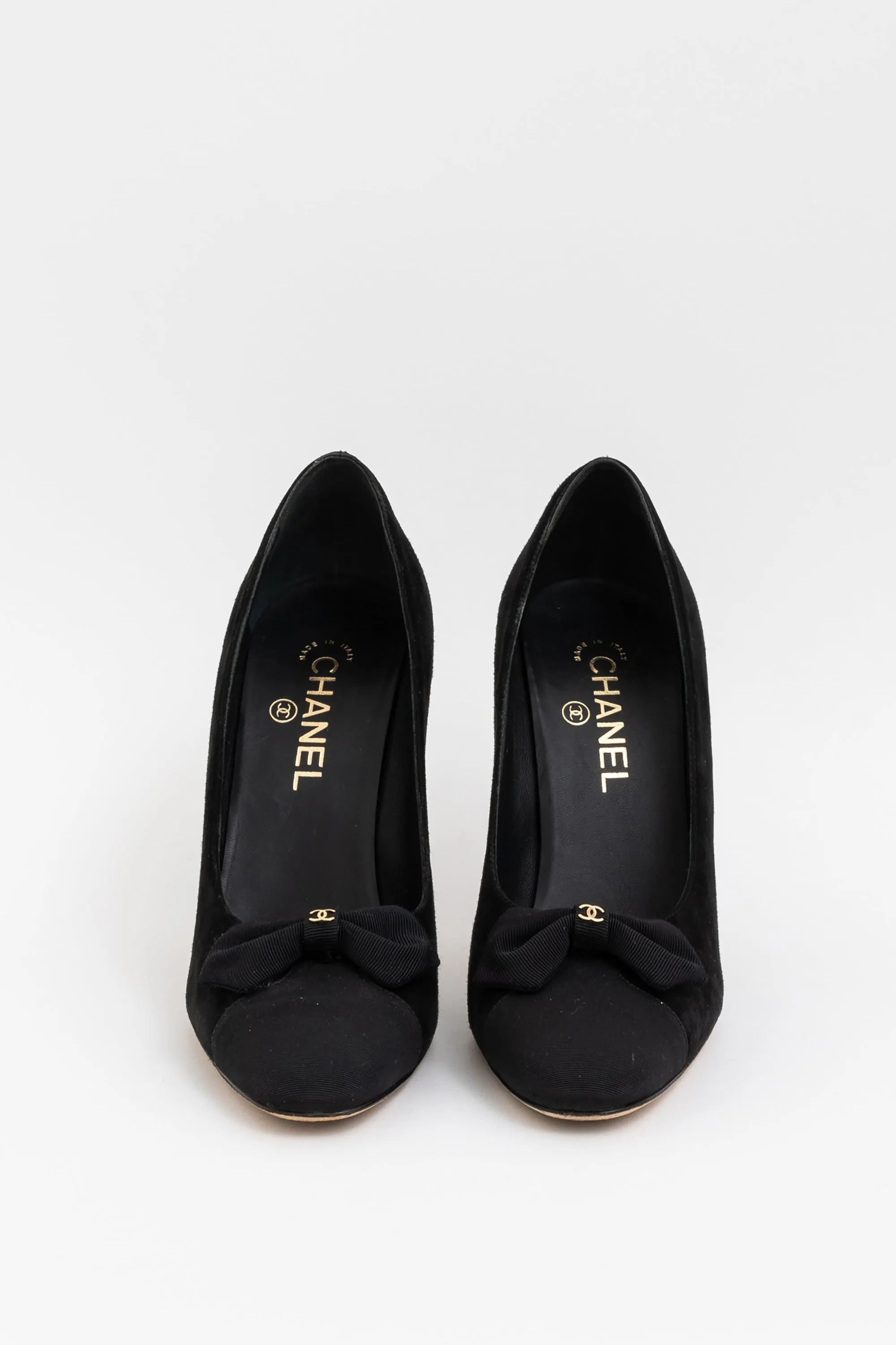 Bow Logo Pump