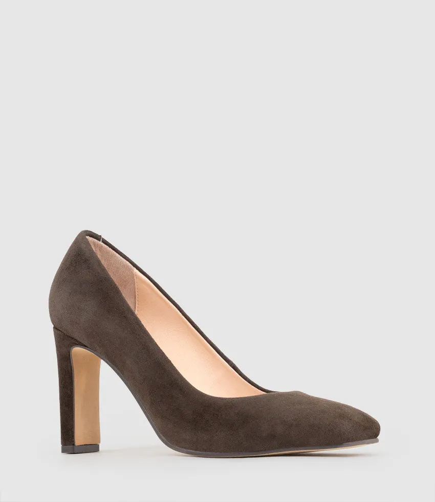 BROOKLYN85 Square Toe Pump in Chocolate Suede