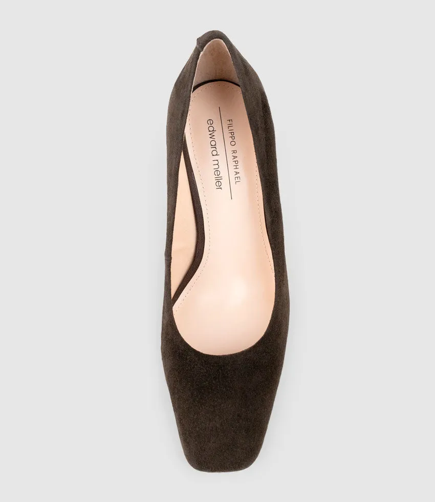 BROOKLYN85 Square Toe Pump in Chocolate Suede