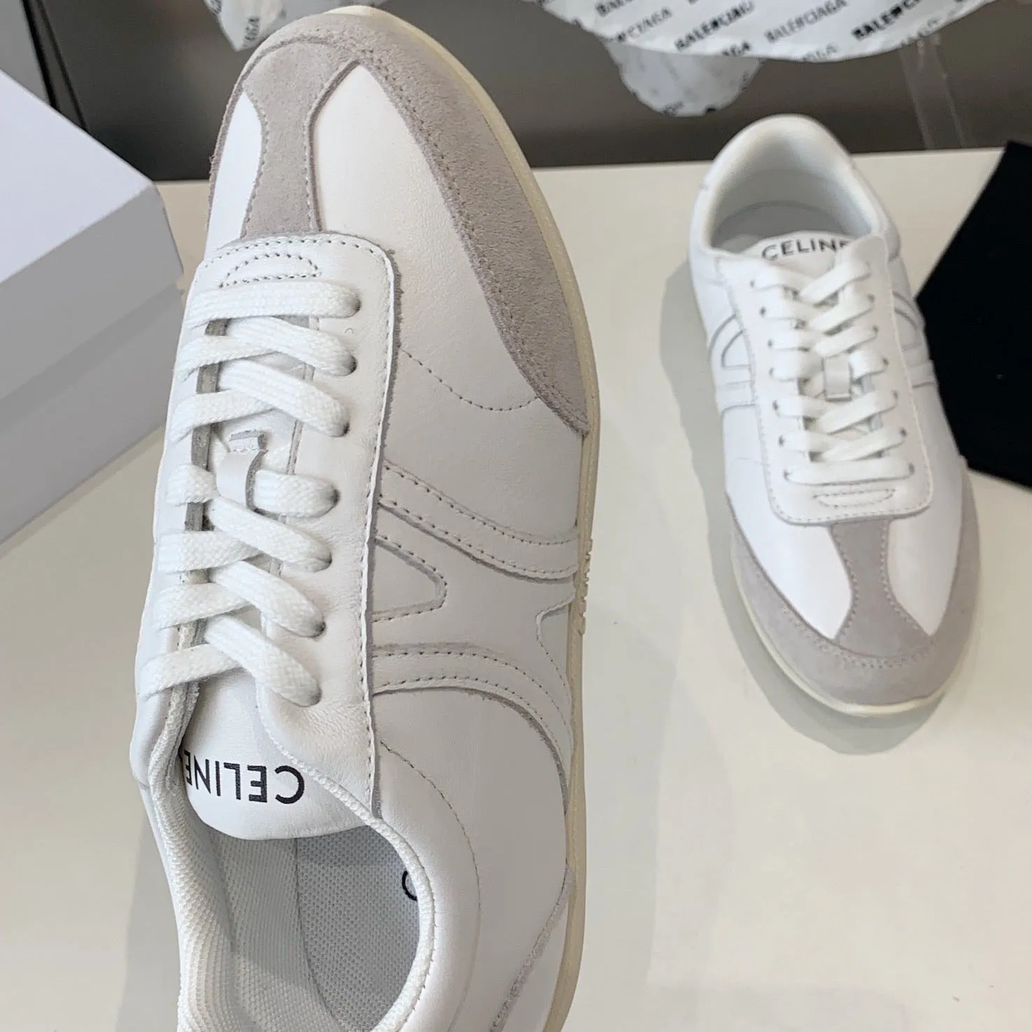 CALFSKIN IN SUEDE LOW Summer clearance OPTIC WHITE/GREY JOGGER LACE-UP & SNEAKER Celine Chic CALFSKIN