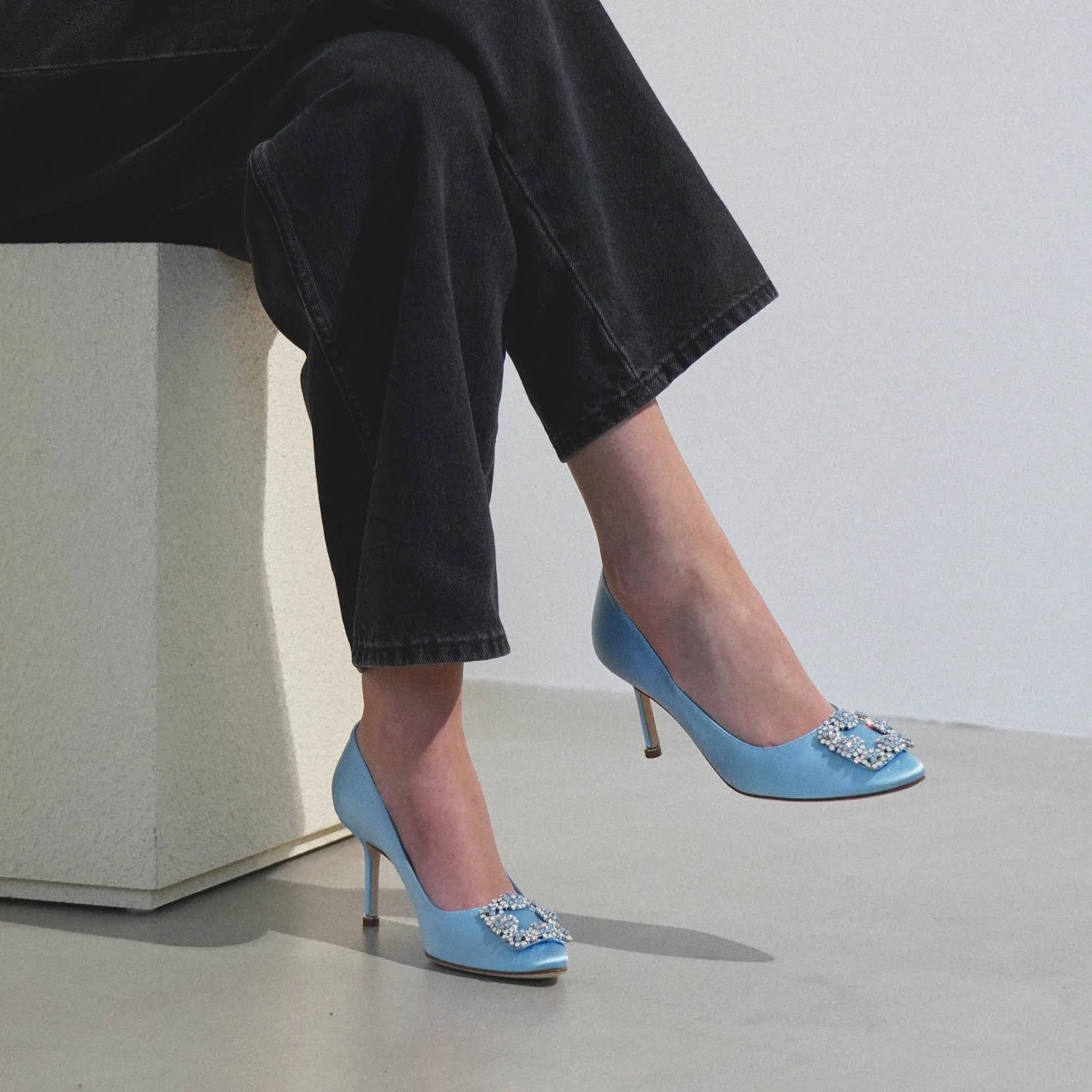 Hangisi 70 light blue satin pumps