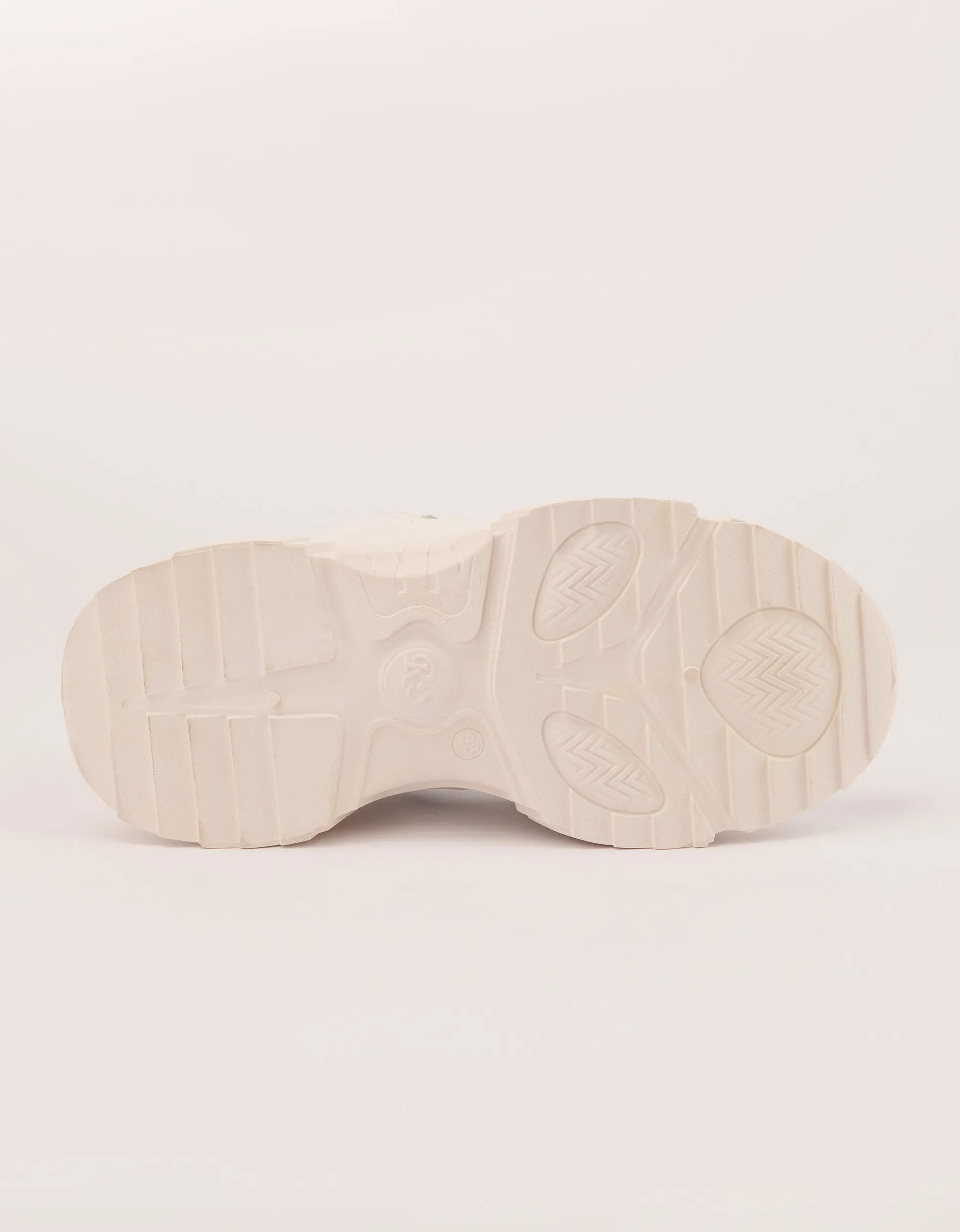 Ivory Wave Fashion Sneakers