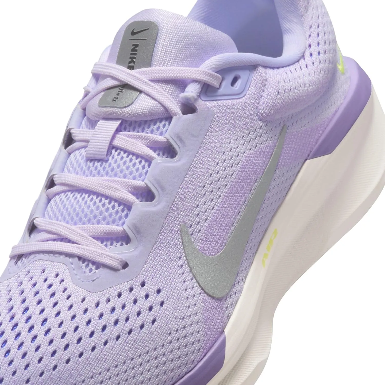 Nike Women's Winflo 11 Sneaker