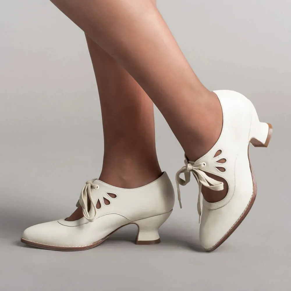 Vintage Lace-Up Heels | Retro Oxford Style | Comfortable Mid-Heel