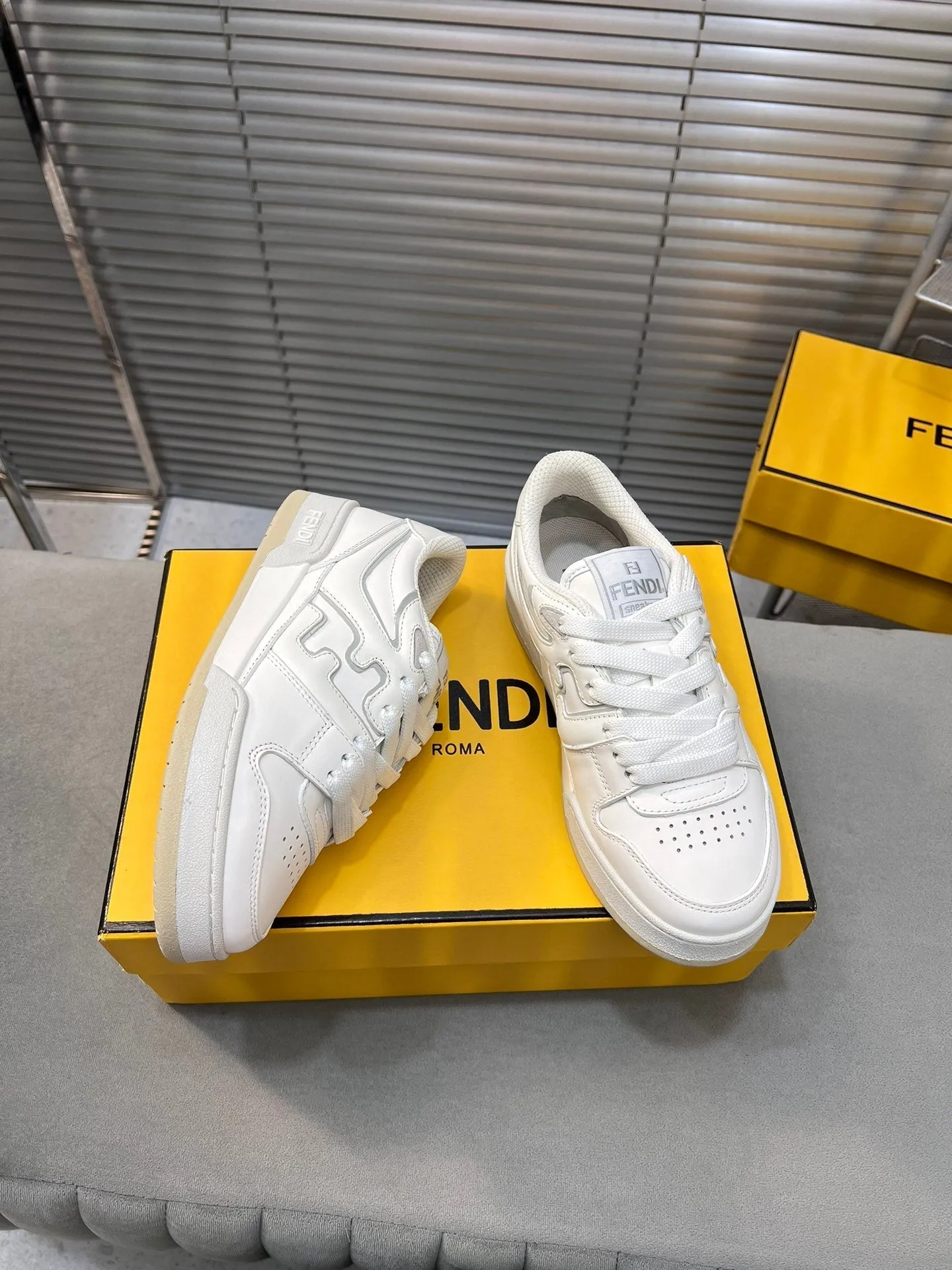 Wholesale prices FENDI Timeless AND LOW WHITE IN MATCH TOPS MESH FENDI CALFSKIN