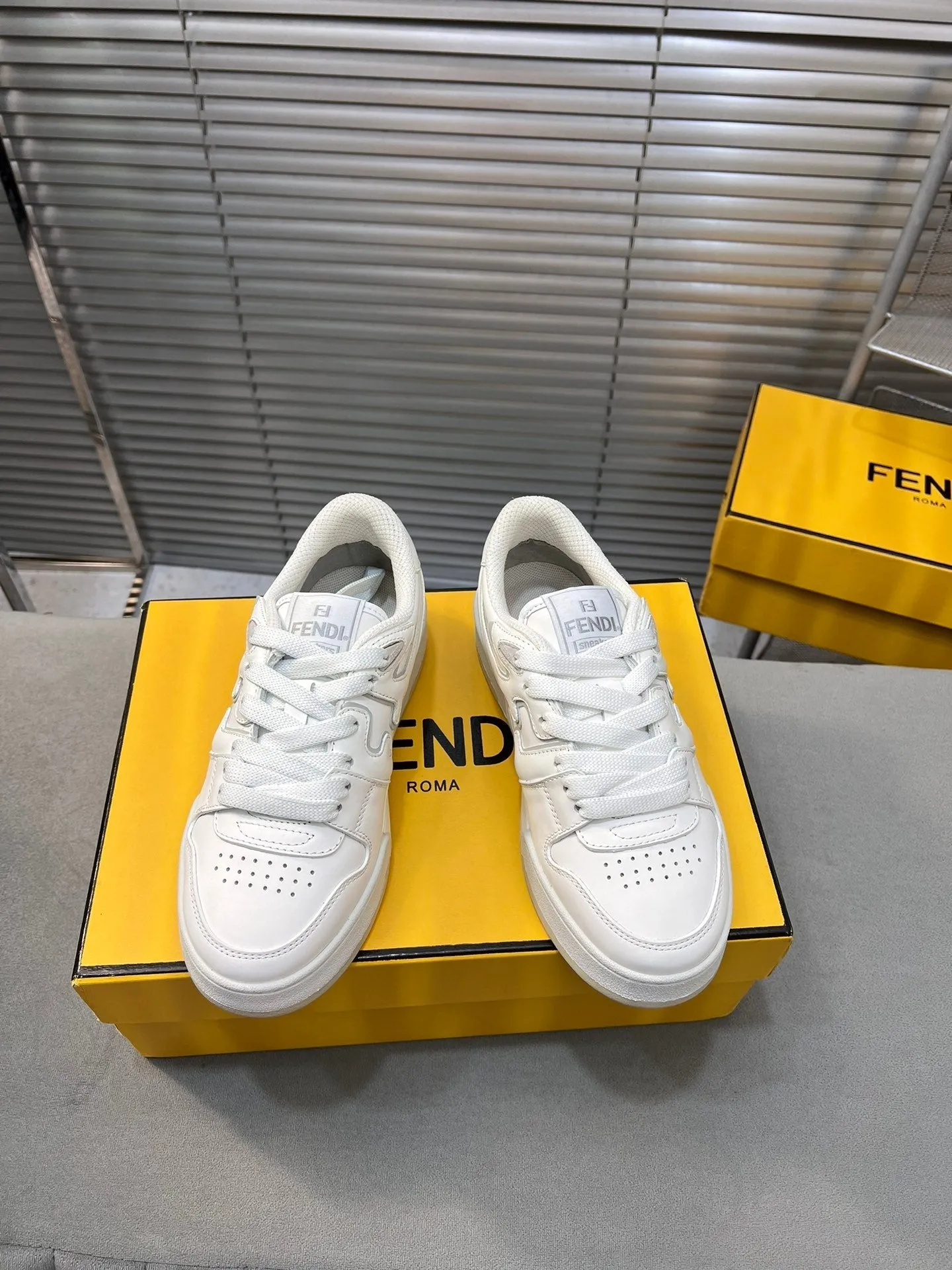 Wholesale prices FENDI Timeless AND LOW WHITE IN MATCH TOPS MESH FENDI CALFSKIN