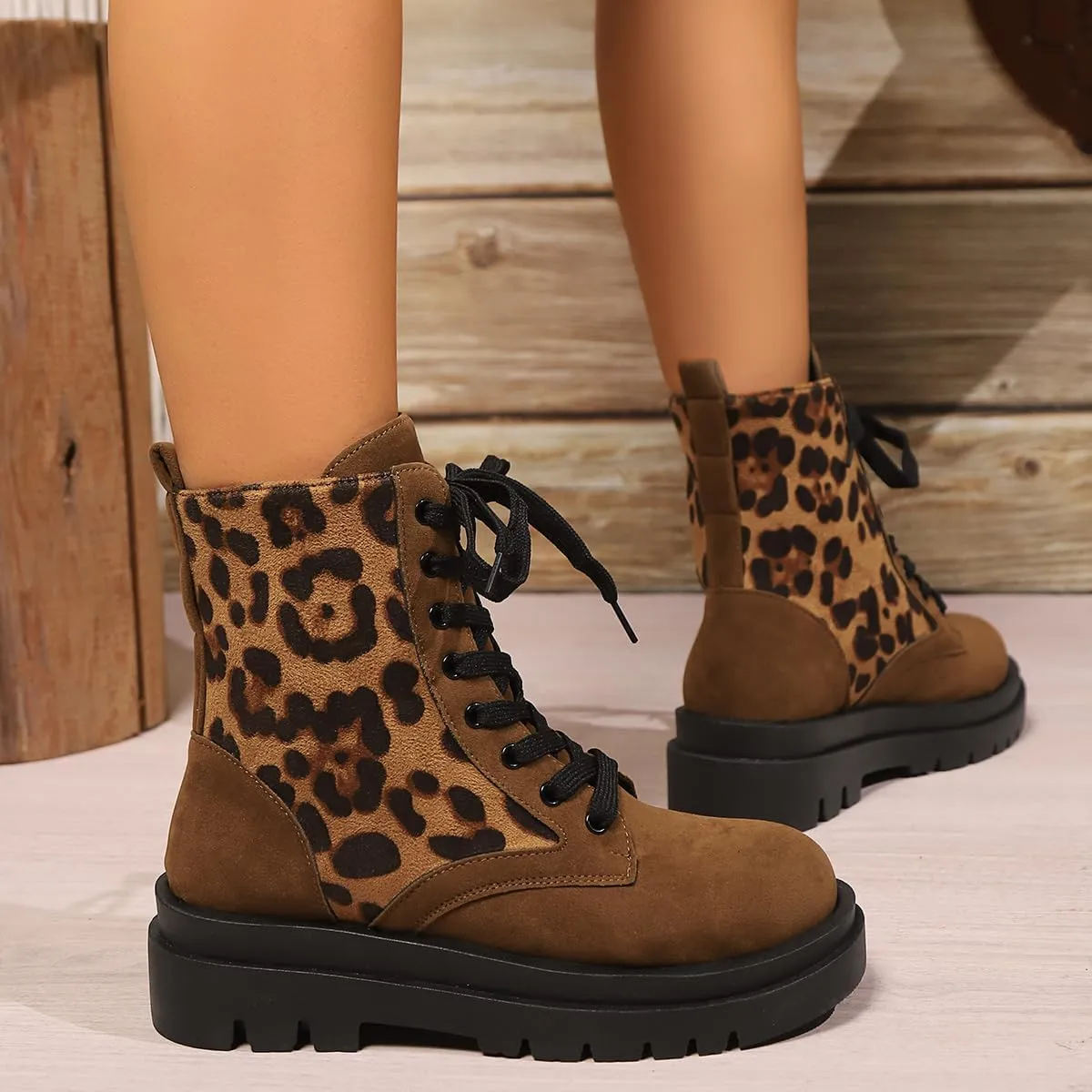Women Round Toe Combat Ankle Boots Chunky Low Heel Leopard Printed Lace-up Combat Boots Fashion Short Booties