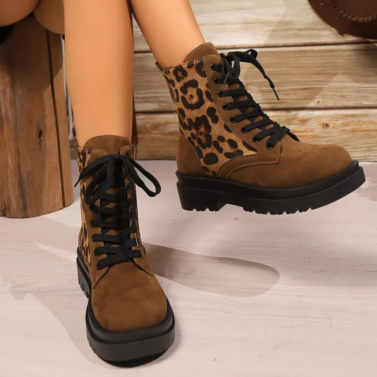 Women Round Toe Combat Ankle Boots Chunky Low Heel Leopard Printed Lace-up Combat Boots Fashion Short Booties