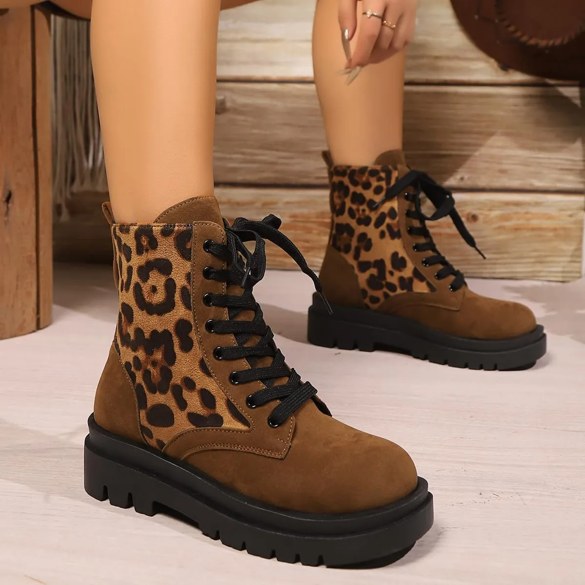 Women Round Toe Combat Ankle Boots Chunky Low Heel Leopard Printed Lace-up Combat Boots Fashion Short Booties