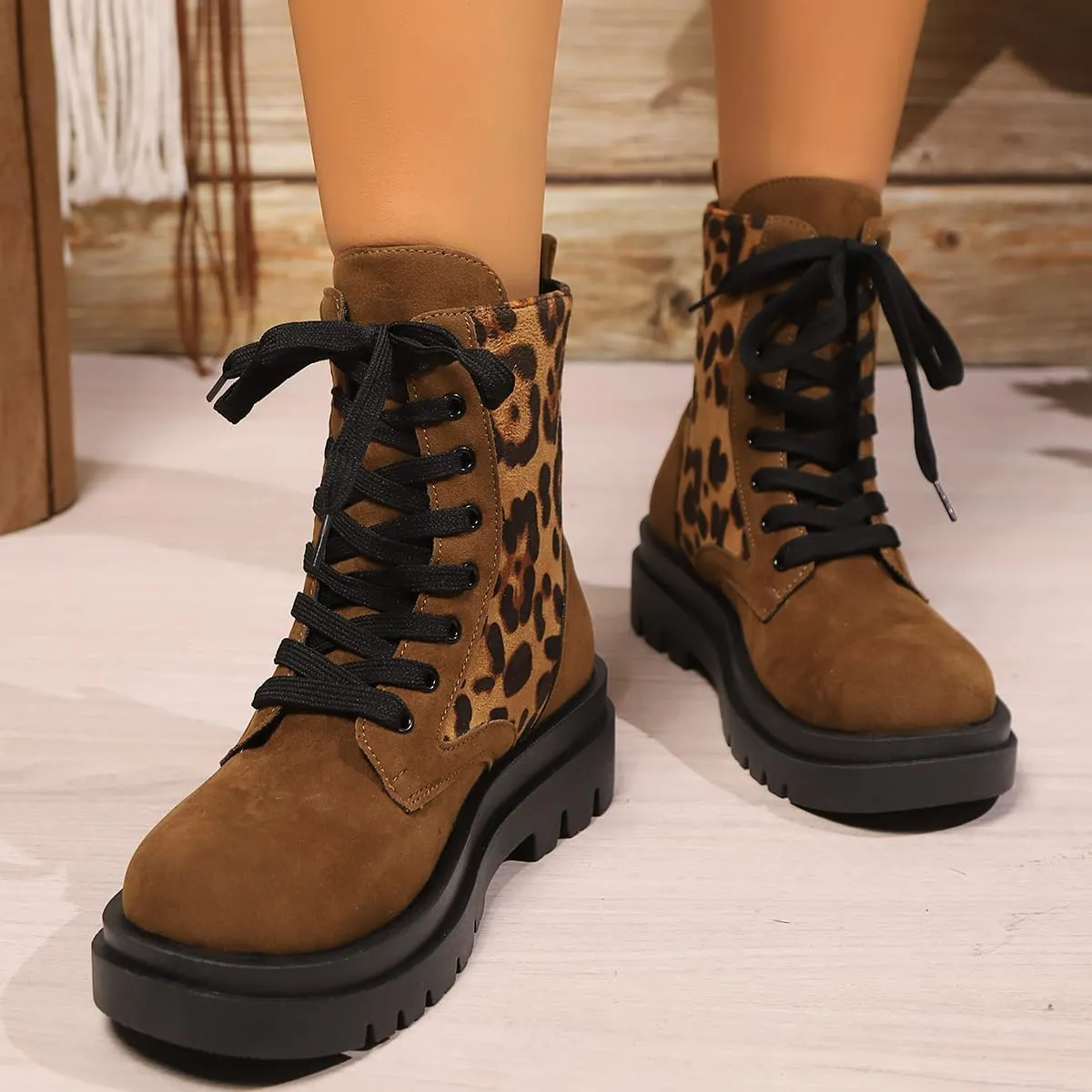 Women Round Toe Combat Ankle Boots Chunky Low Heel Leopard Printed Lace-up Combat Boots Fashion Short Booties